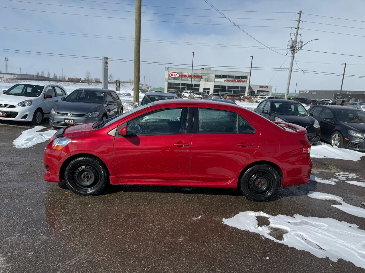 2008 Toyota Yaris AUTO, ONLY 64KMS, RELIABLE, GREAT ON FUEL, CERT - Photo #2