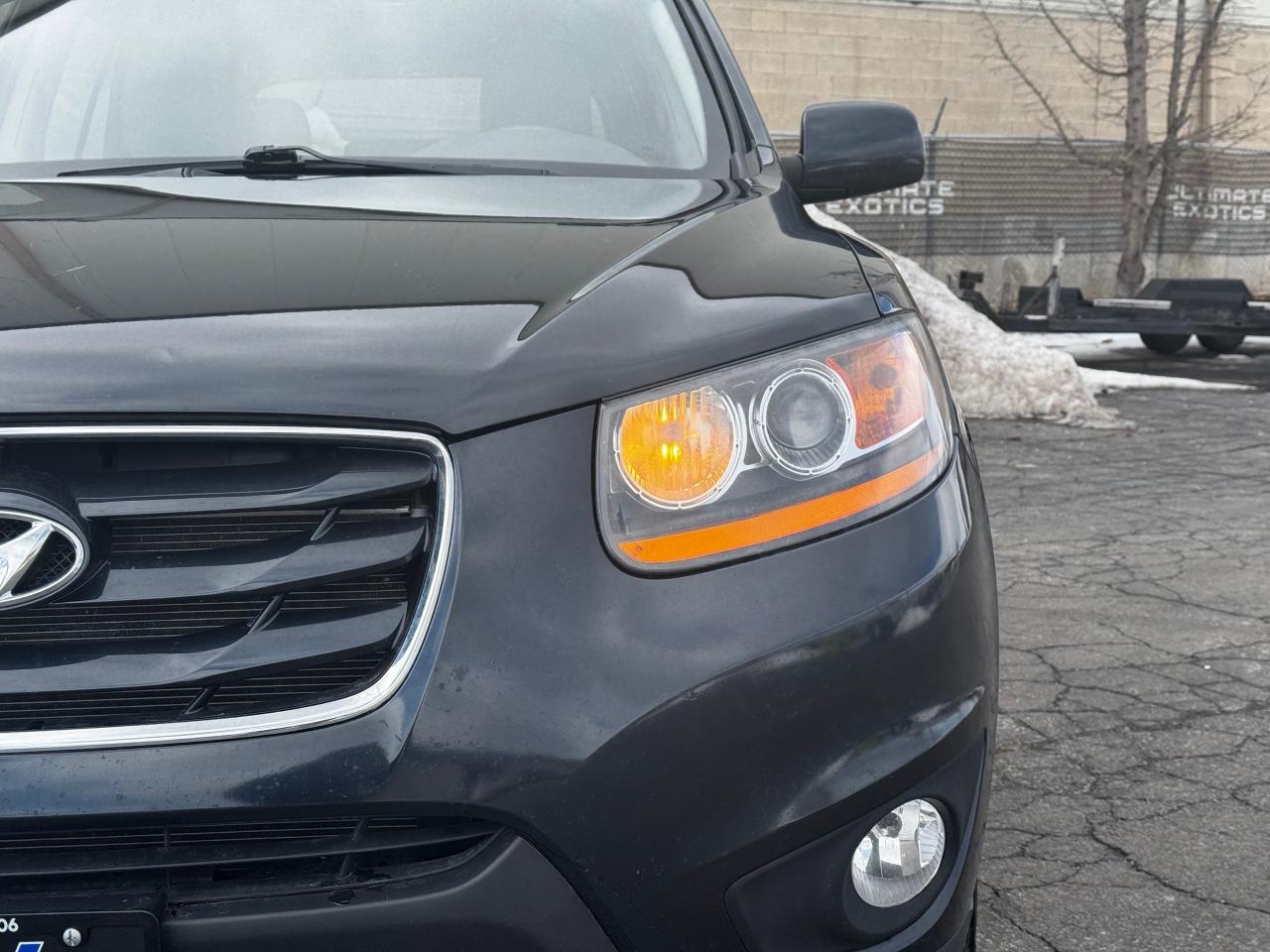 2011 Hyundai Santa Fe GL AWD **WELL SERVICED**LOW KM'S** - Photo #10