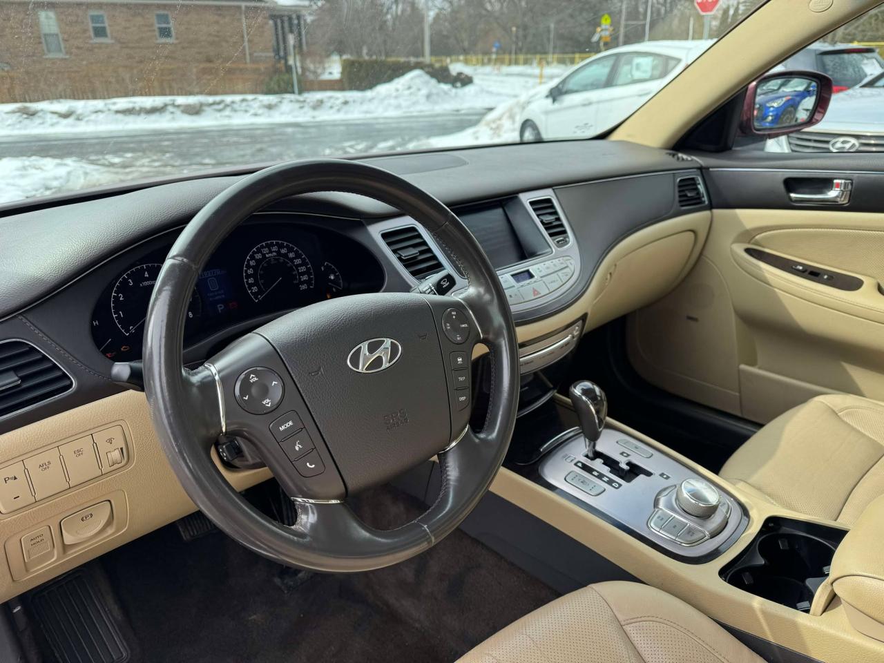 2011 Hyundai Genesis 4dr Sdn V6 w/Technology Pkg - Photo #15
