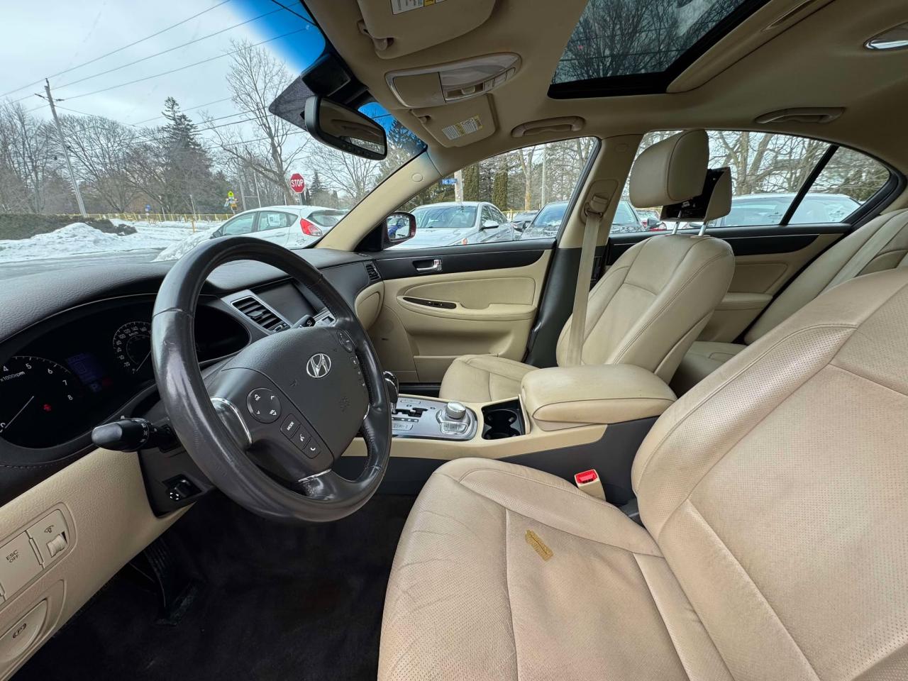2011 Hyundai Genesis 4dr Sdn V6 w/Technology Pkg - Photo #12