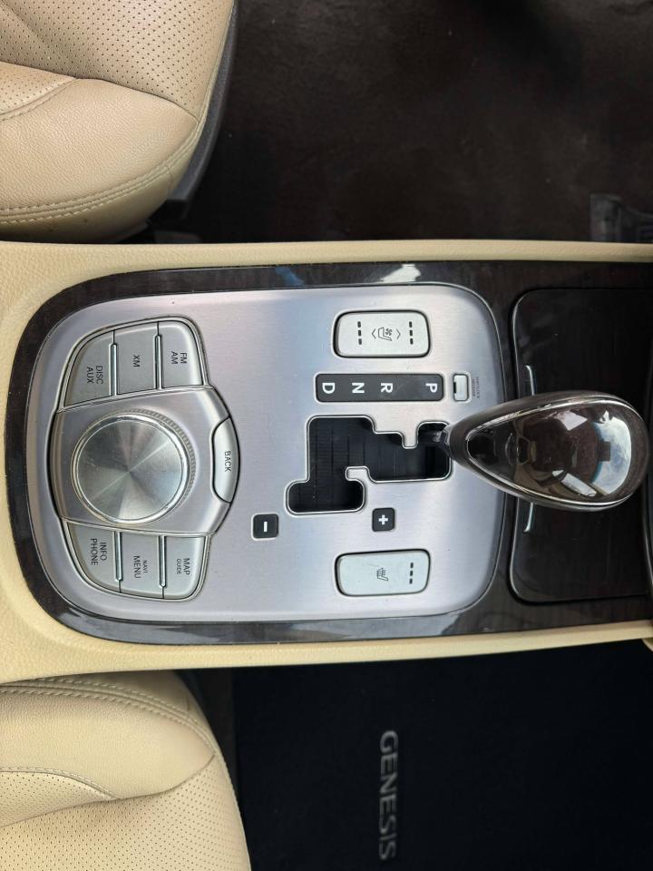 2011 Hyundai Genesis 4dr Sdn V6 w/Technology Pkg - Photo #21