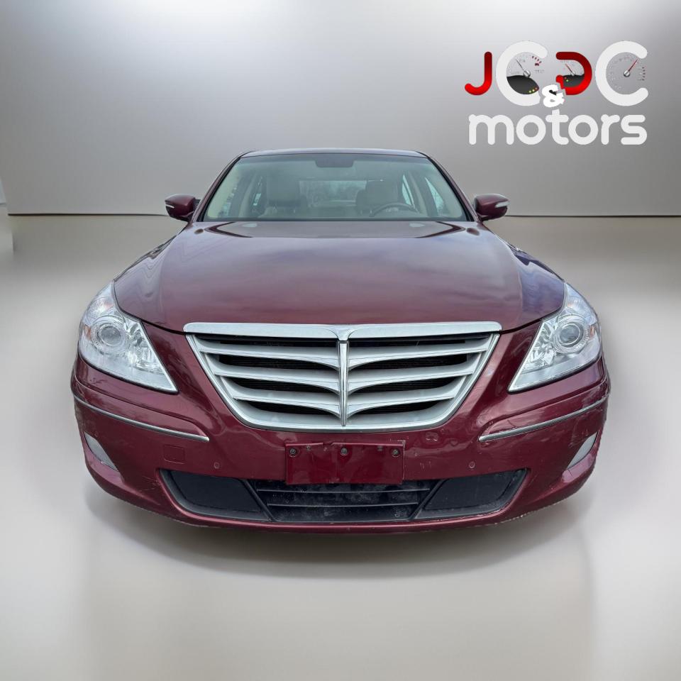 2011 Hyundai Genesis 4dr Sdn V6 w/Technology Pkg - Photo #2