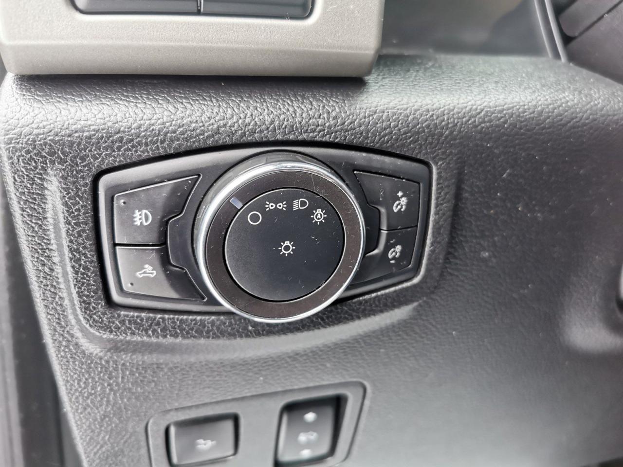2018 Ford F-250 SD Lariat   4X4 - Photo #24