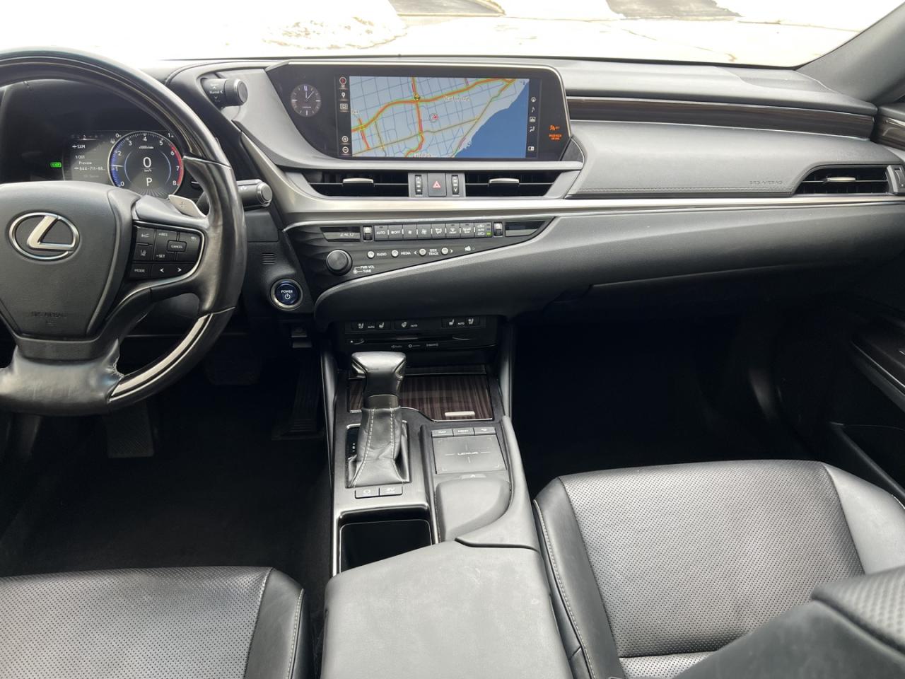 2019 Lexus ES 300 h Sedan - Photo #27