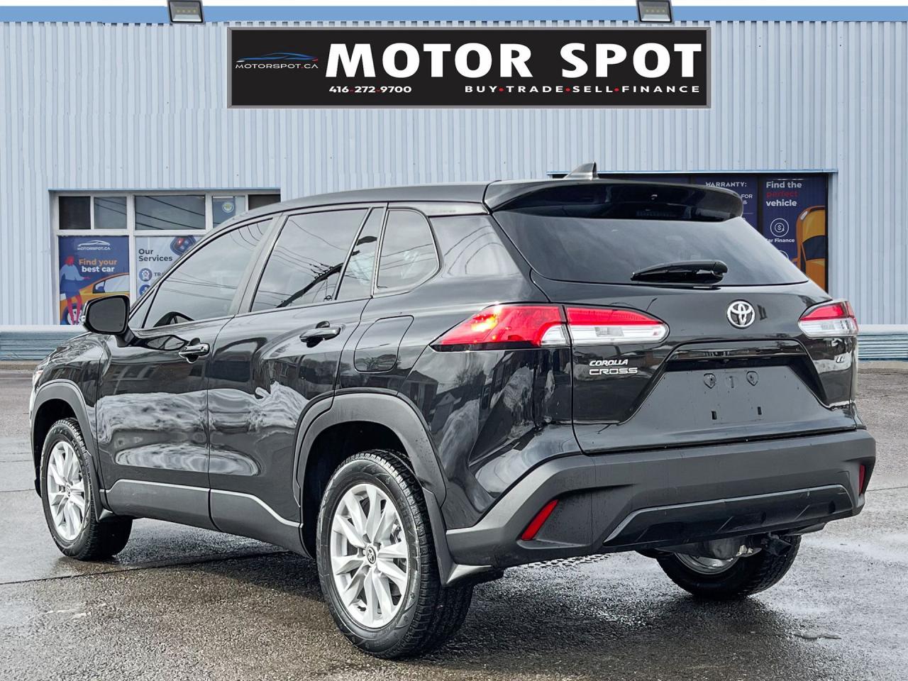 2022 Toyota Corolla Cross LE - Photo #4