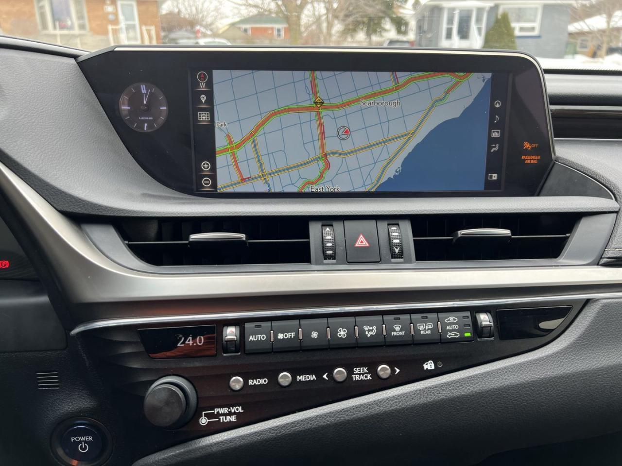 2019 Lexus ES 300 h Sedan - Photo #13