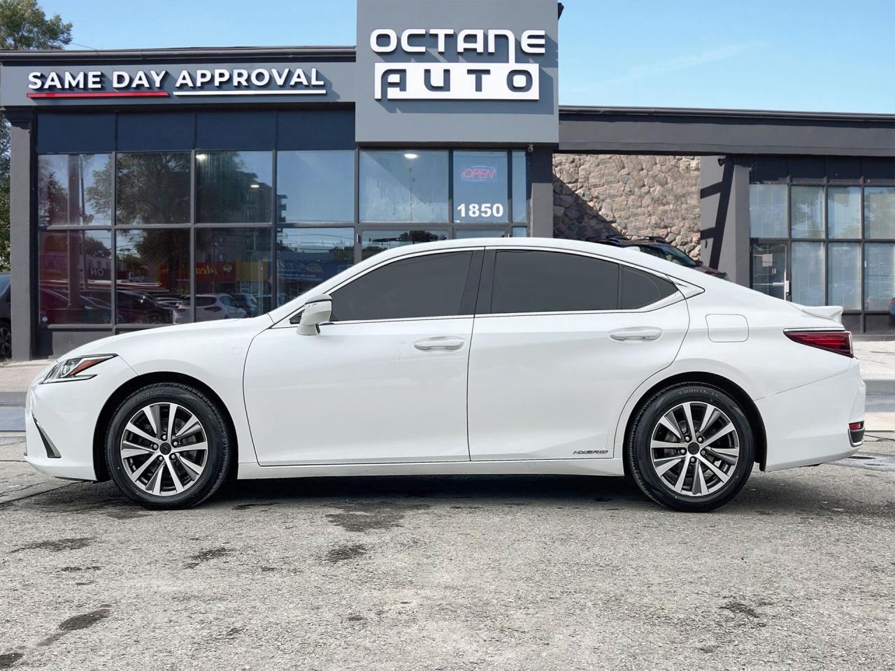 2019 Lexus ES 300 h Sedan - Photo #3