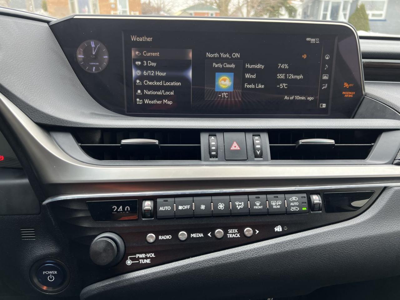 2019 Lexus ES 300 h Sedan - Photo #15