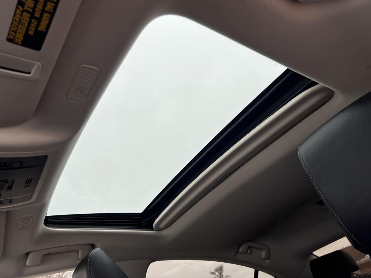 2019 Lexus ES 300 h Sedan - Photo #24