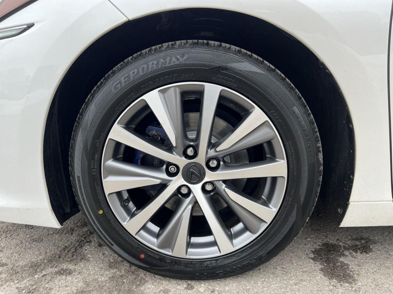 2019 Lexus ES 300 h Sedan - Photo #34