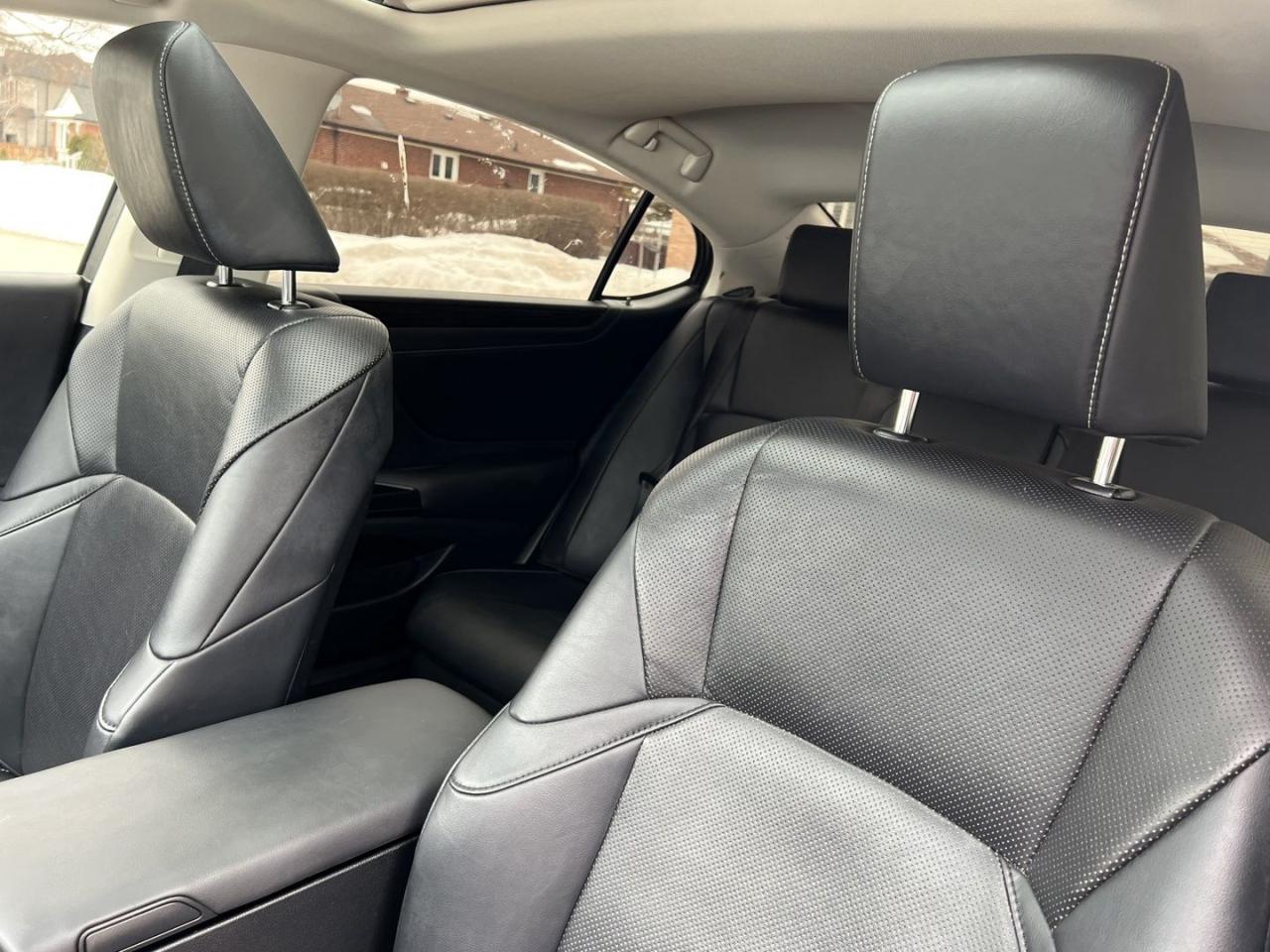 2019 Lexus ES 300 h Sedan - Photo #23