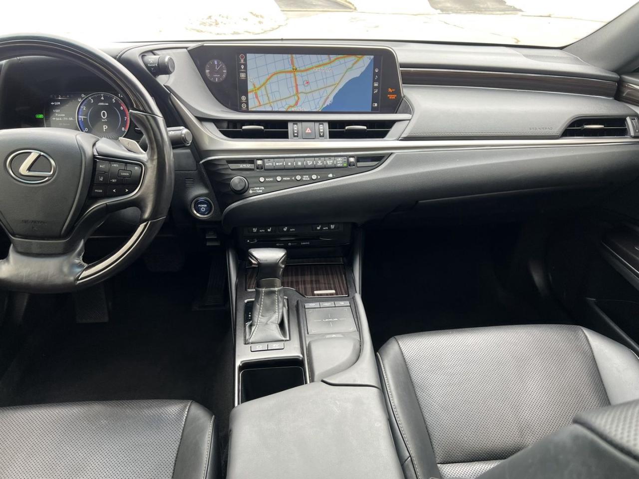 2019 Lexus ES 300 h Sedan - Photo #27