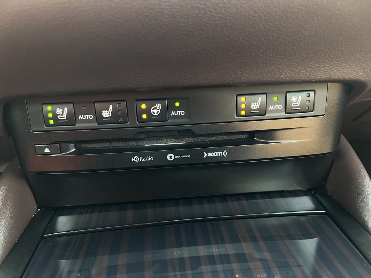 2019 Lexus ES 350 Luxury - Photo #10