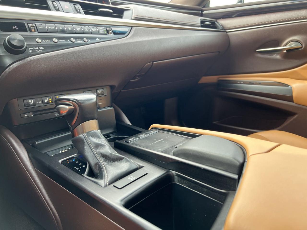 2019 Lexus ES 350 Luxury - Photo #9
