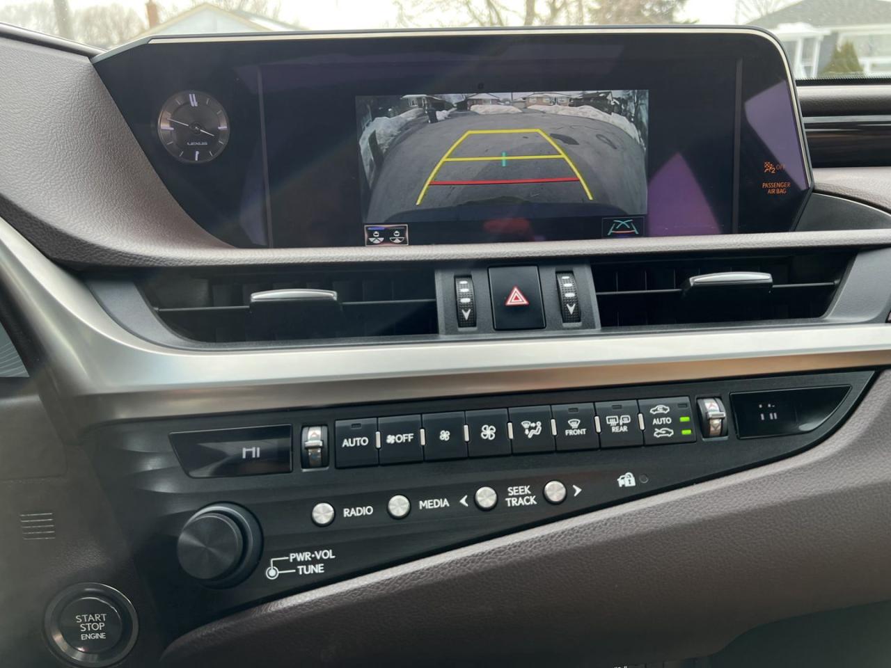 2019 Lexus ES 350 Luxury - Photo #16