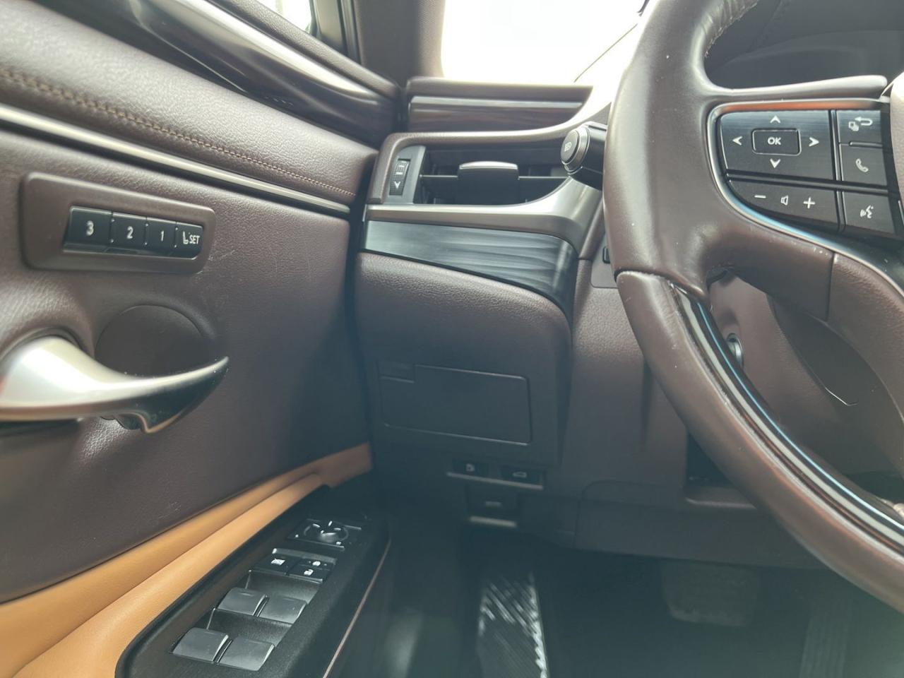 2019 Lexus ES 350 Luxury - Photo #23