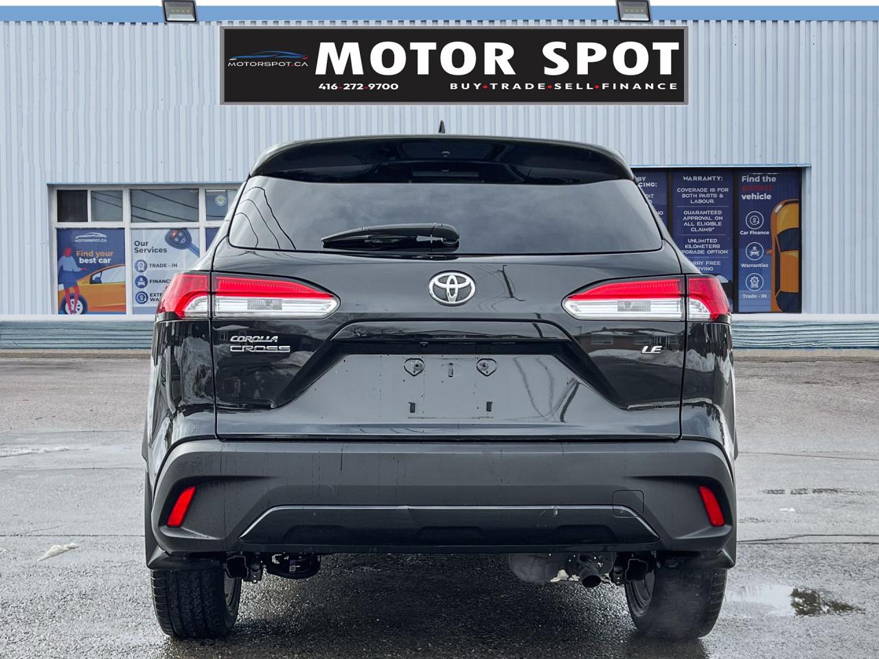 2022 Toyota Corolla Cross LE - Photo #5