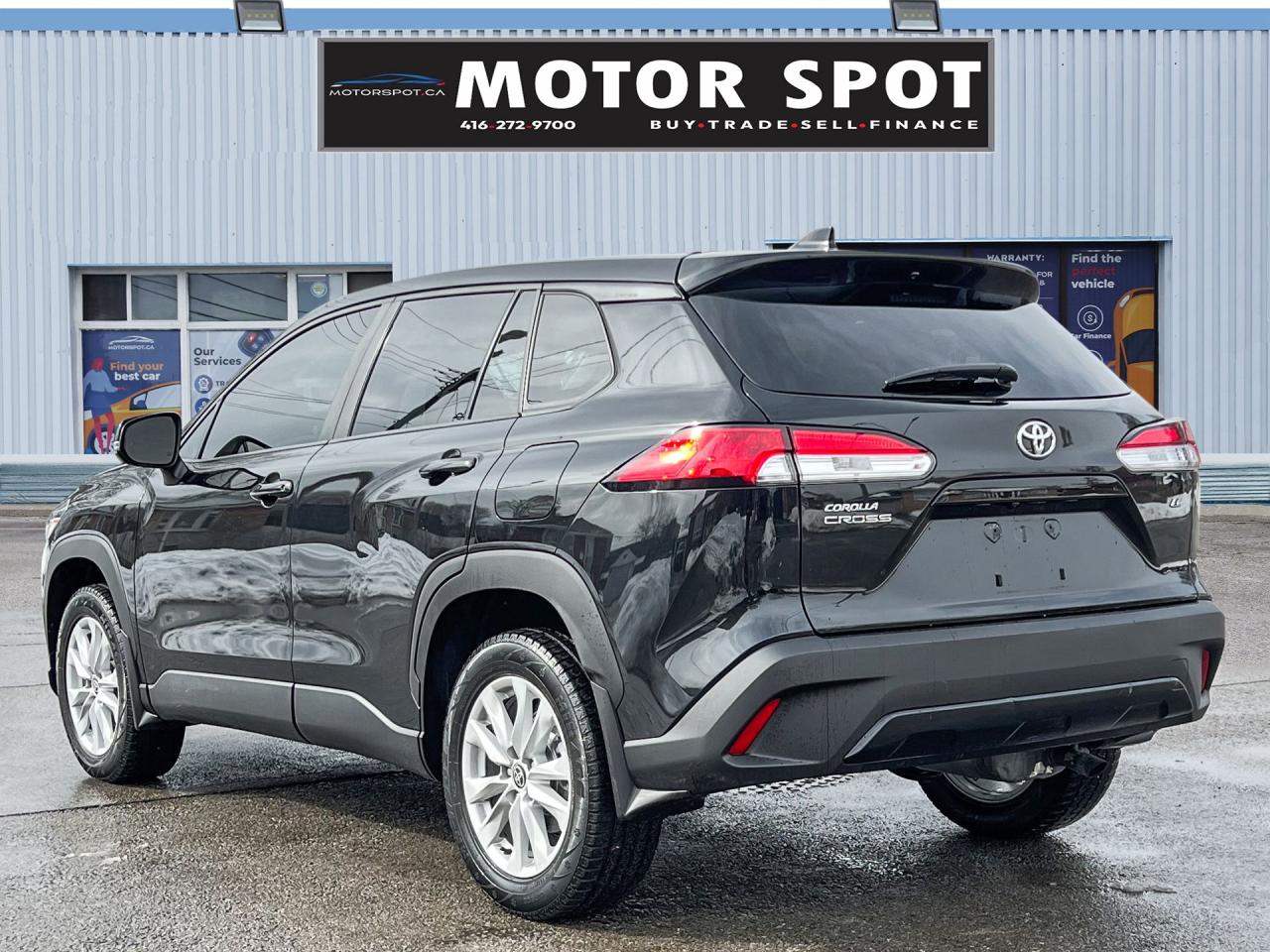 2022 Toyota Corolla Cross LE - Photo #4