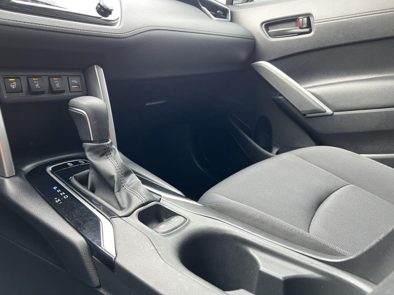 2022 Toyota Corolla Cross LE - Photo #29