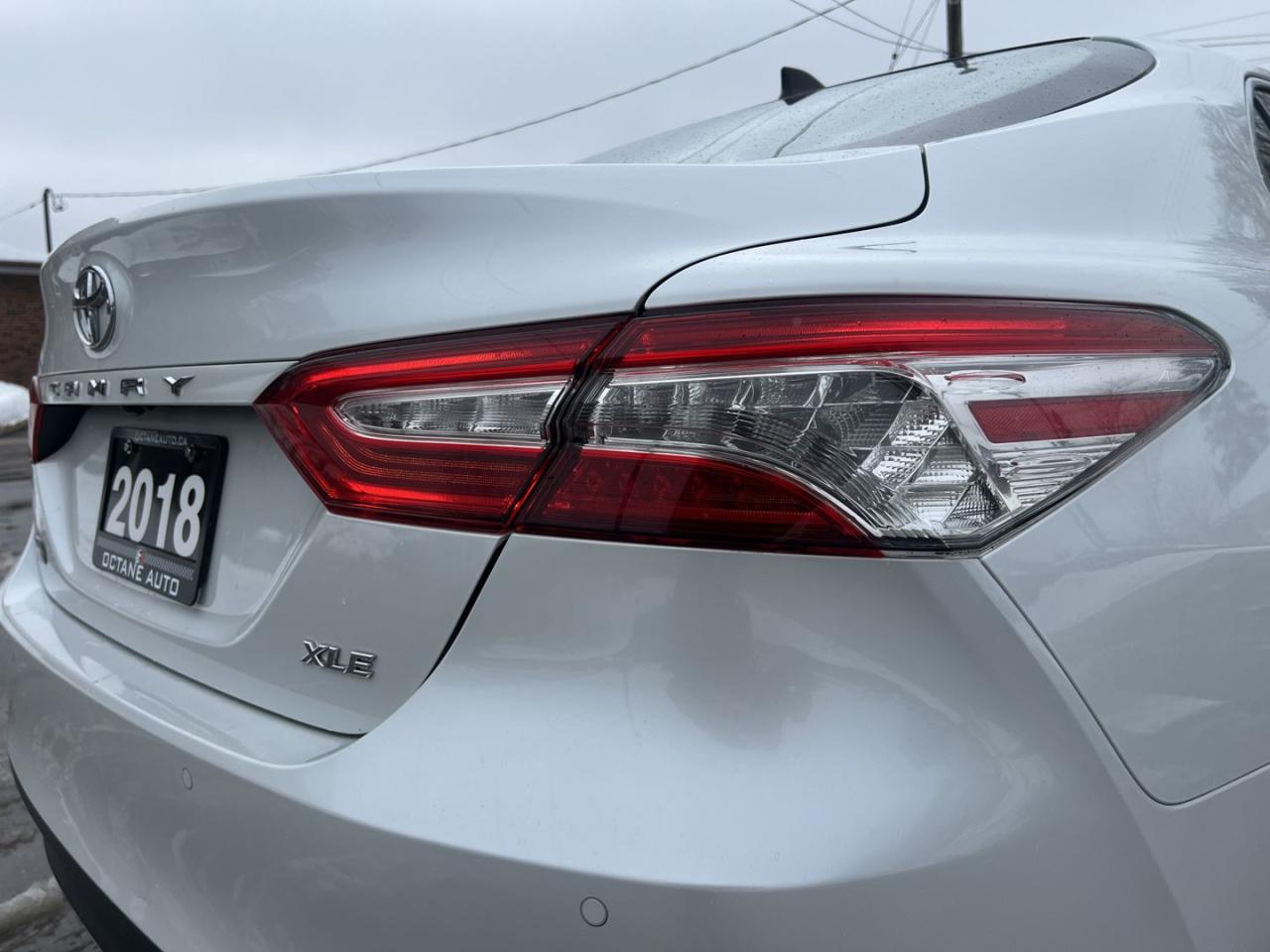 2018 Toyota Camry XLE - Photo #6