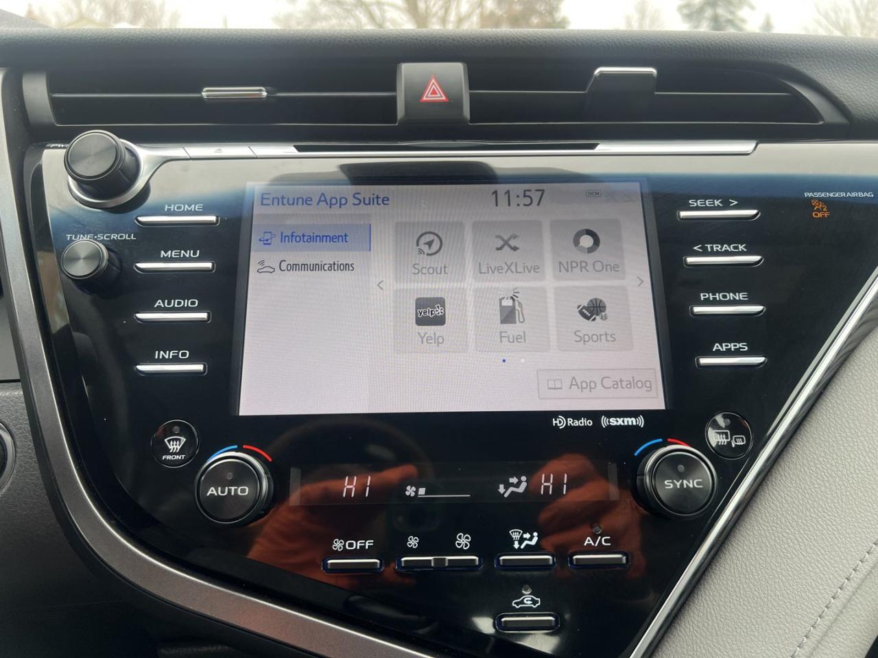 2018 Toyota Camry XLE - Photo #12