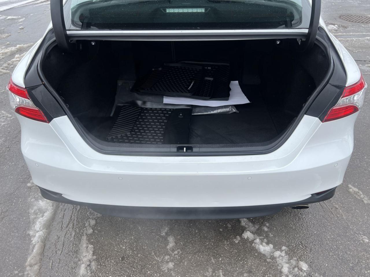 2018 Toyota Camry XLE - Photo #28