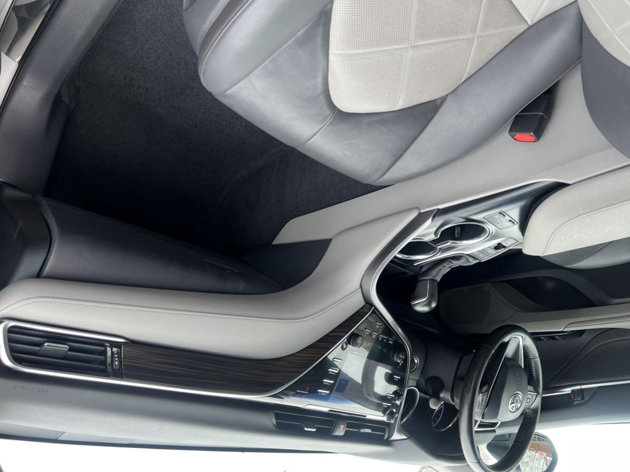 2018 Toyota Camry XLE - Photo #30