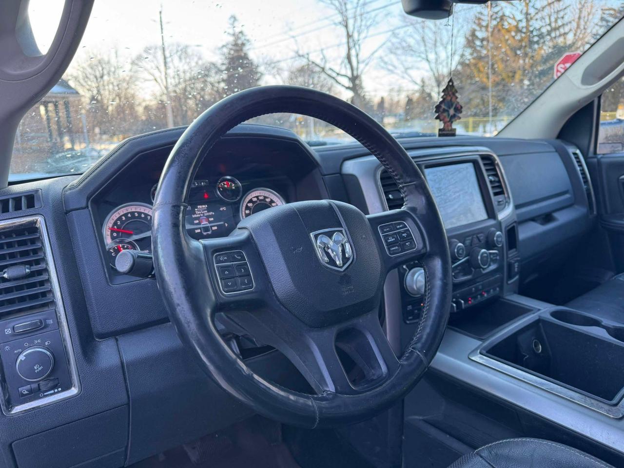 2014 RAM 1500 4WD CREW CAB 149" SPORT - Photo #16