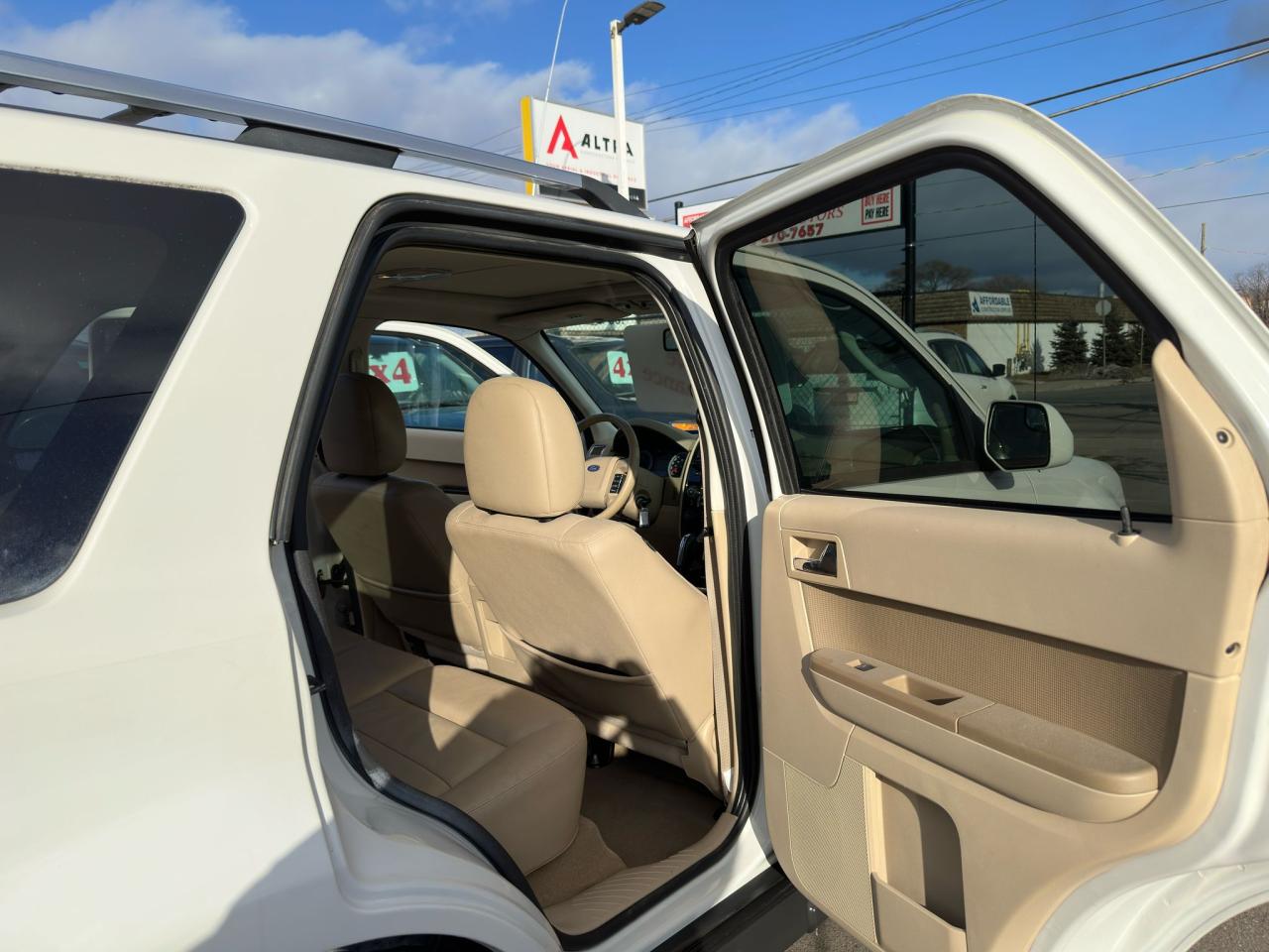 2010 Ford Escape  - Photo #22