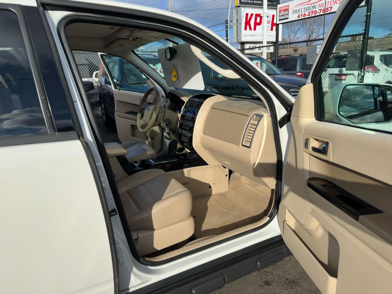 2010 Ford Escape  - Photo #20