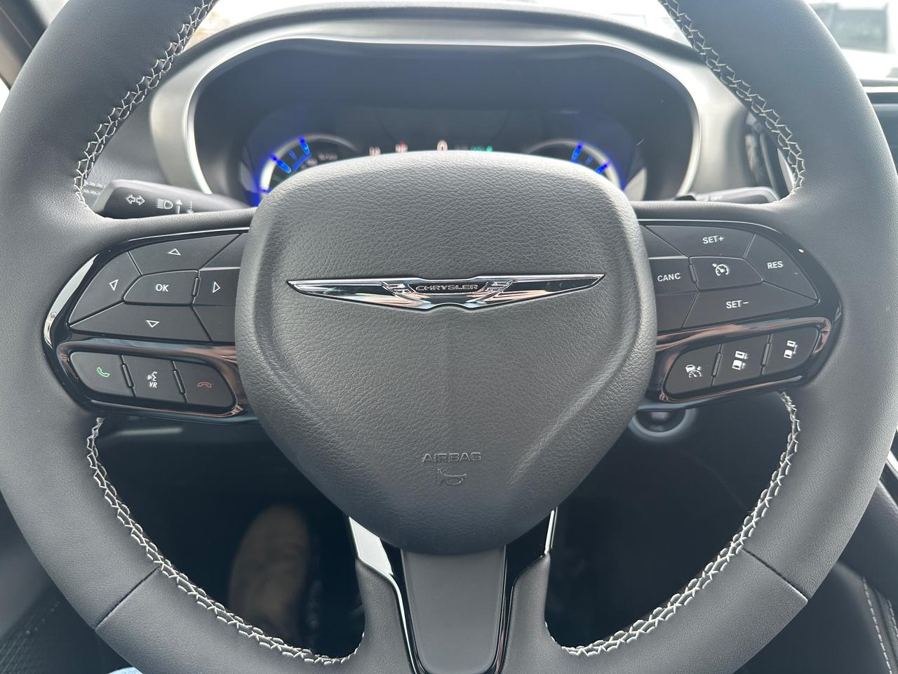 2024 Chrysler Pacifica Hybrid PREMIUM S APPEARANCE Photo