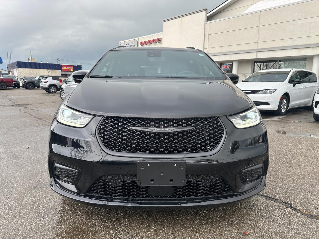 2024 Chrysler Pacifica Hybrid PREMIUM S APPEARANCE Photo