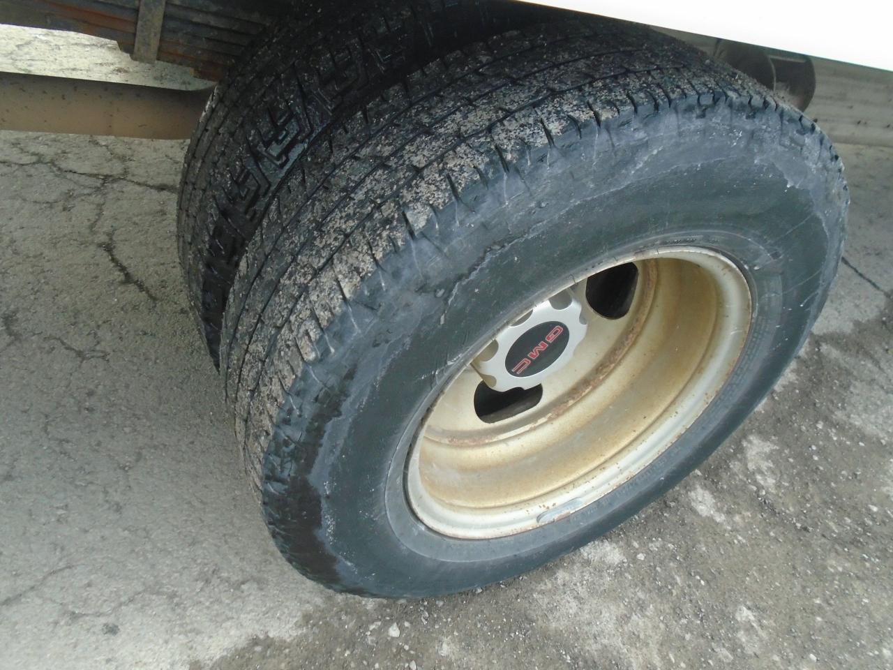 2018 GMC Savana 3500 Van 177WB, 16 FT - Photo #19