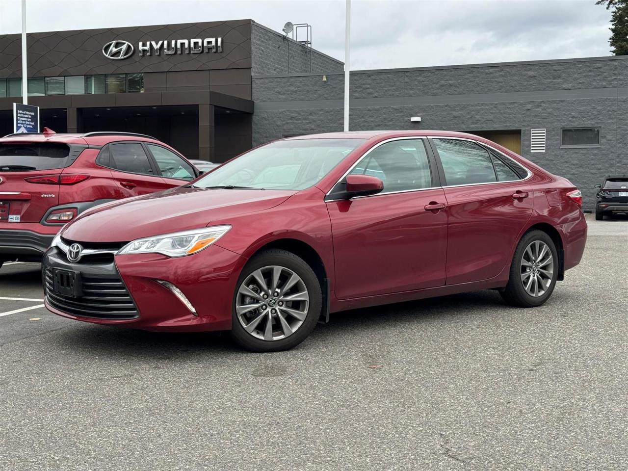 Used 2015 Toyota Camry XLE for sale in Surrey, BC