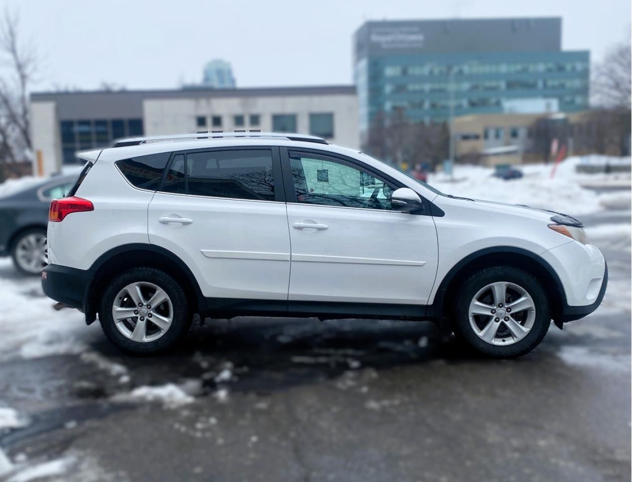 2014 Toyota RAV4 AWD 4dr XLE Photo5