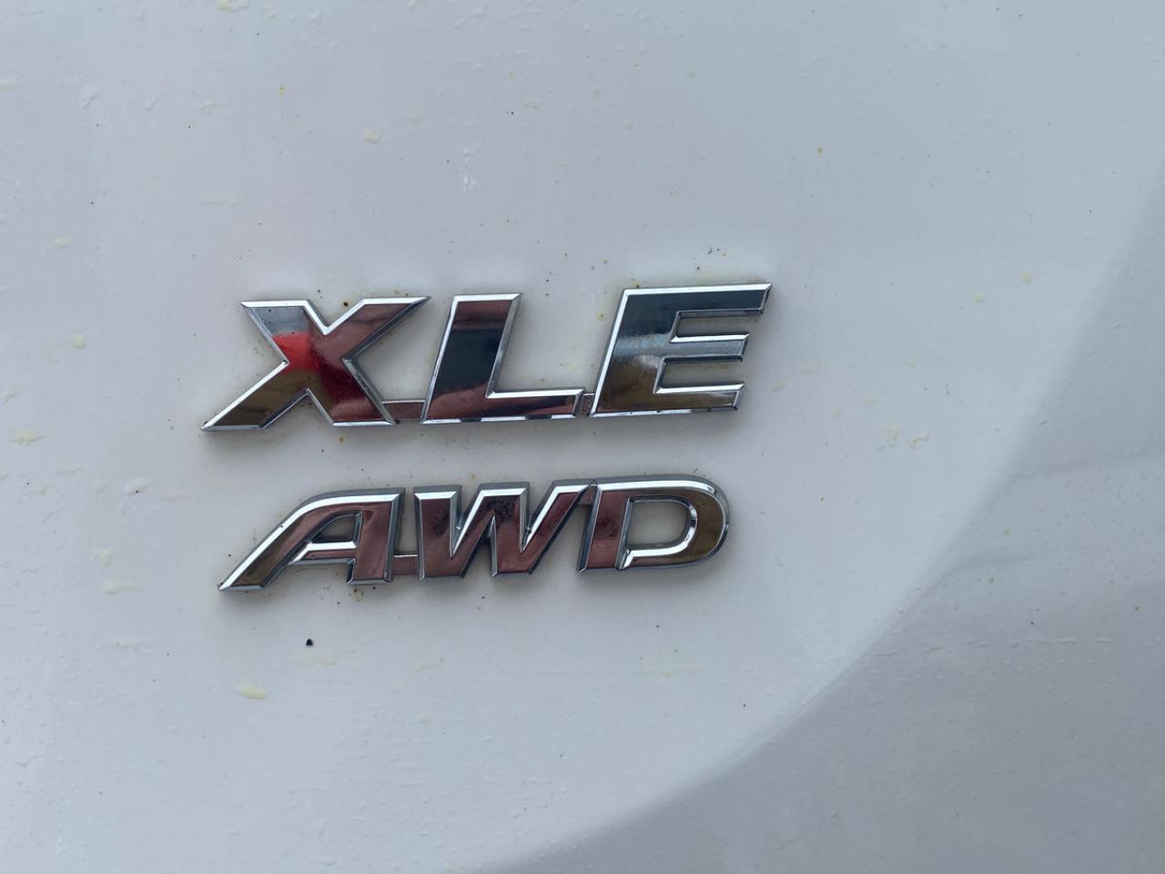 2014 Toyota RAV4 AWD 4dr XLE Photo8