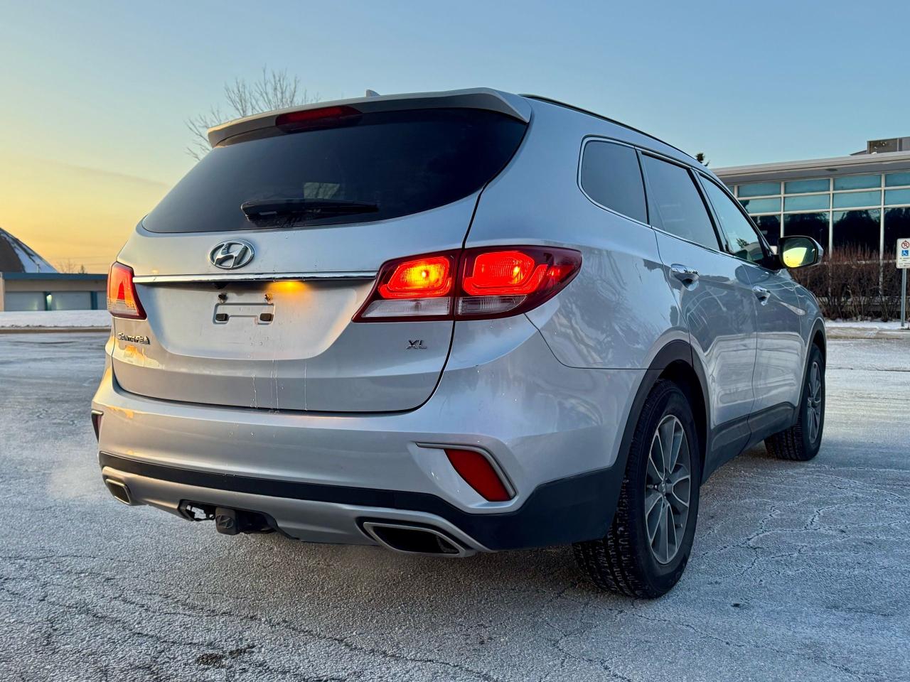 2018 Hyundai Santa Fe XL XL - 7 Seats - Photo #9
