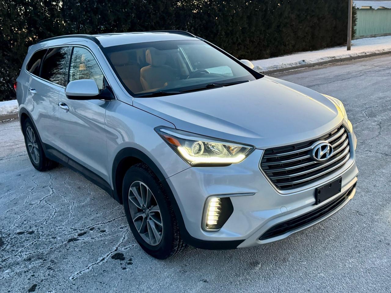 2018 Hyundai Santa Fe XL XL - 7 Seats - Photo #2