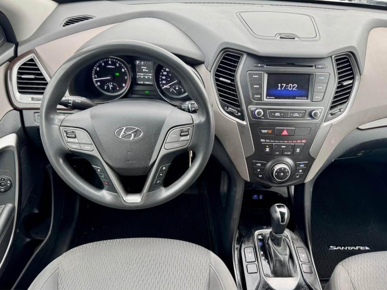 2018 Hyundai Santa Fe XL XL - 7 Seats - Photo #3