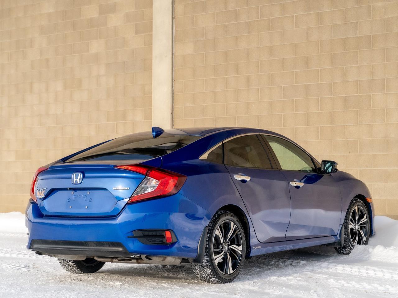 2017 Honda Civic Touring - Photo #4