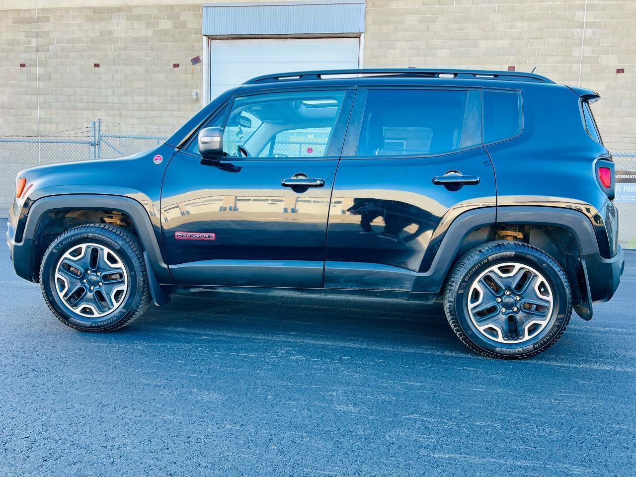 2016 Jeep Renegade Trailhawk - Photo #2