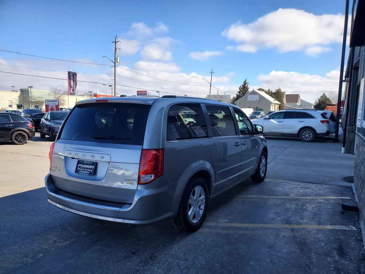 2017 Dodge Grand Caravan Crew Plus-LEATHER-DVD-REMOTE START-NAVIGATION - Photo #5