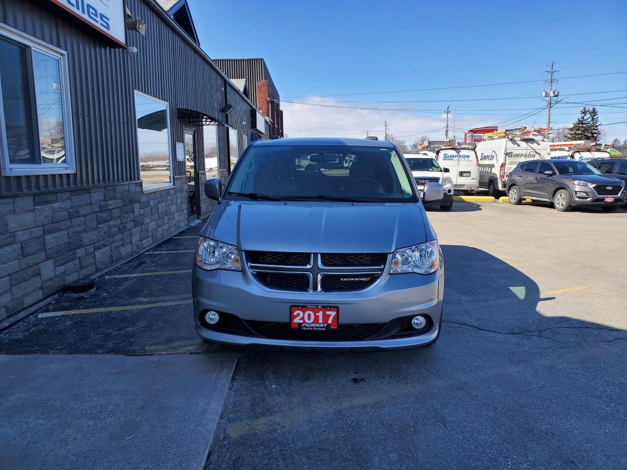 2017 Dodge Grand Caravan Crew Plus-LEATHER-DVD-REMOTE START-NAVIGATION - Photo #7