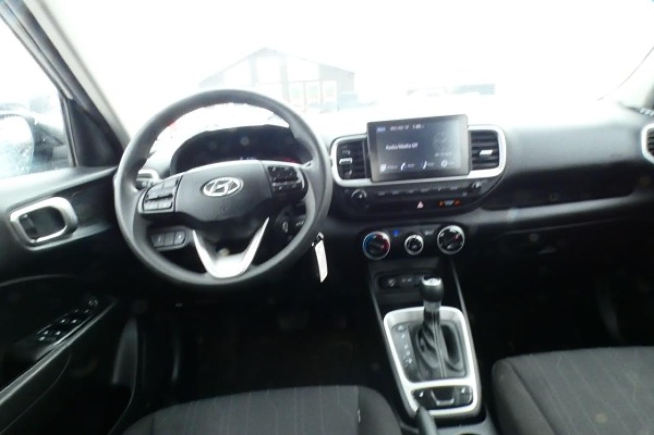 2023 Hyundai Venue Essential IVT w/Htd cloth, BUC - Photo #12