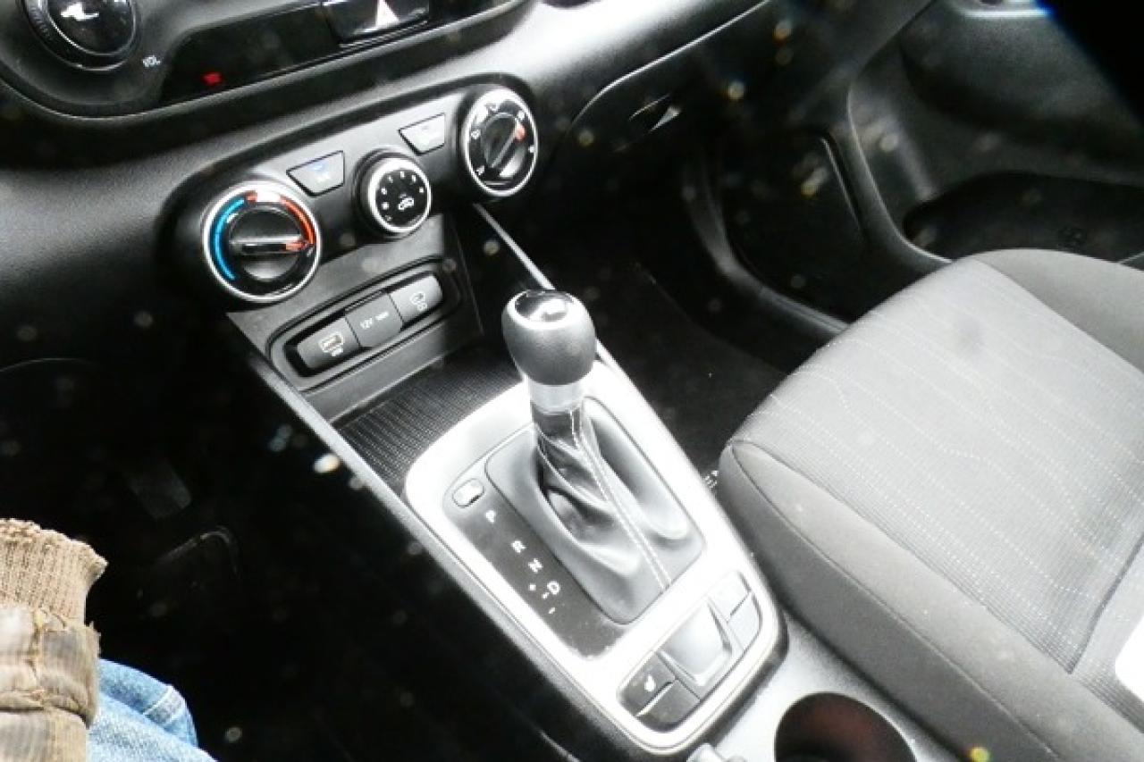 2023 Hyundai Venue Essential IVT w/Htd cloth, BUC - Photo #16