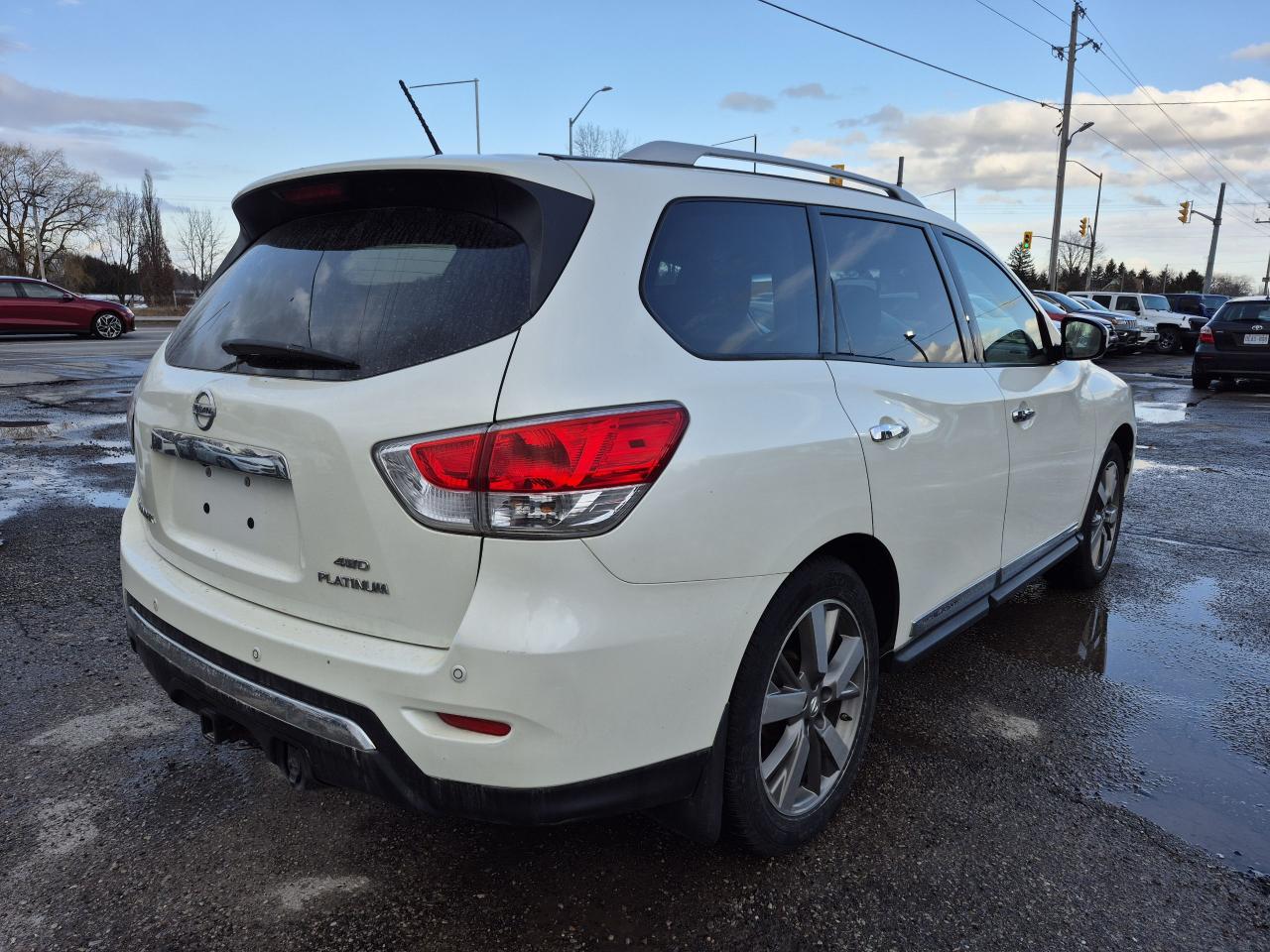 2015 Nissan Pathfinder 4WD Platinum - Certified/No Accidents Photo3