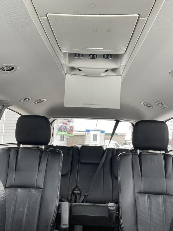 2017 Dodge Grand Caravan Crew Plus - Photo #20