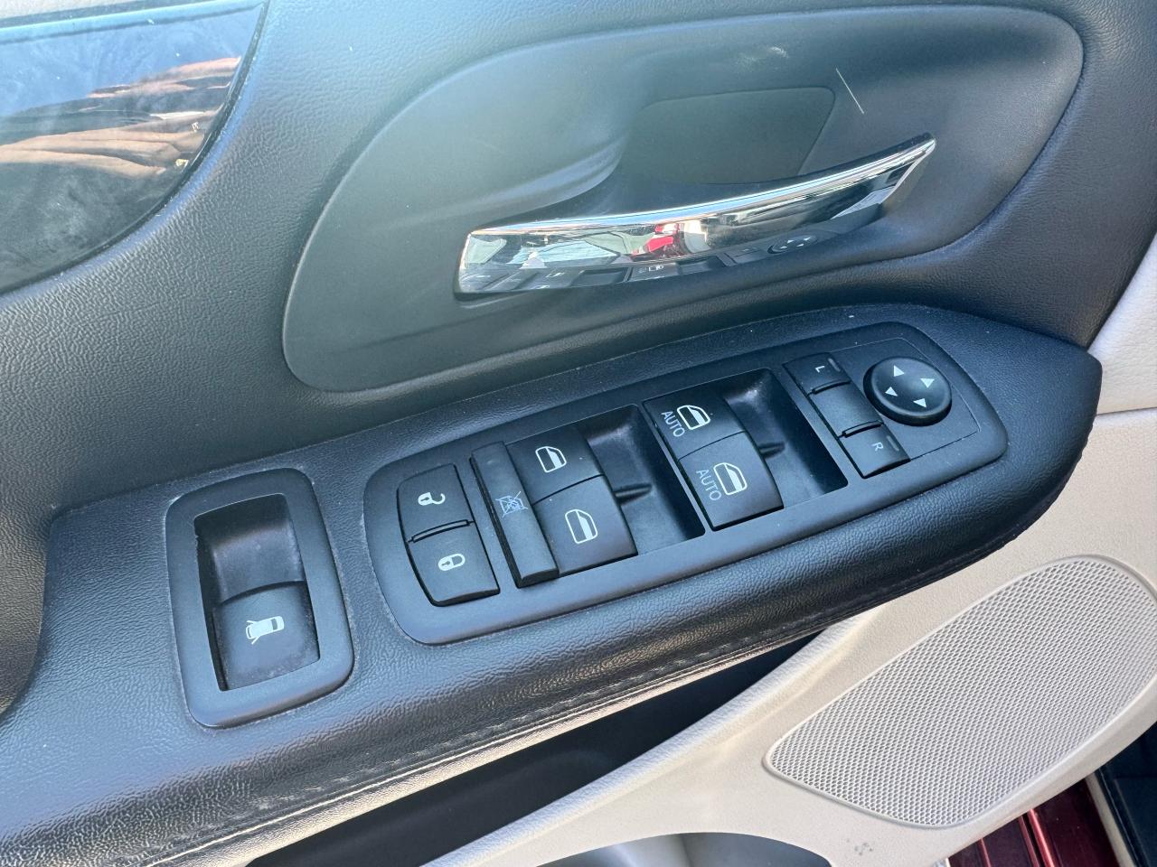 2017 Dodge Grand Caravan Crew Plus - Photo #22