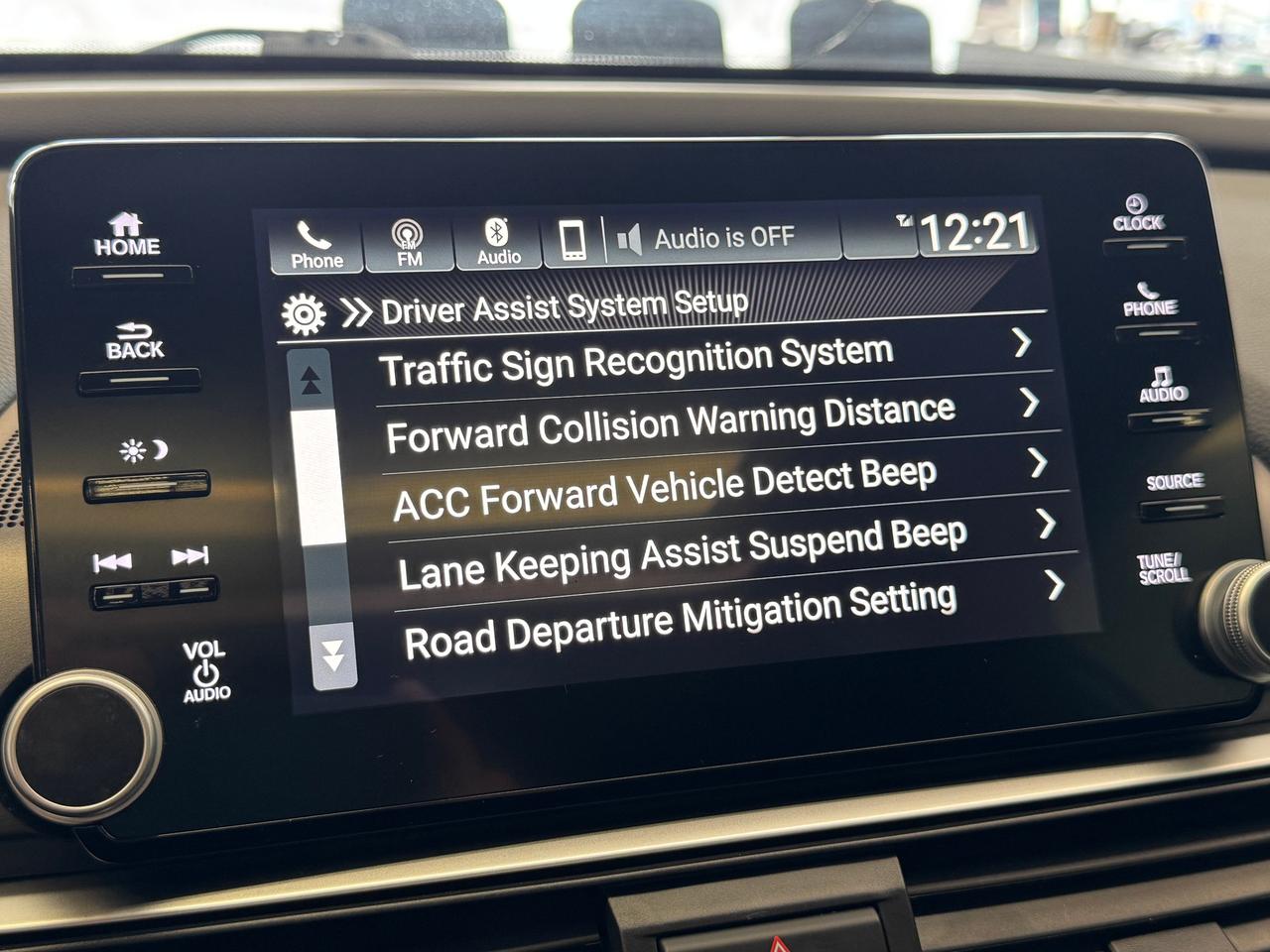 2018 Honda Accord SPORT 1.5T+New Tires+Roof+Lane Keep+CLEAN CARFAX Photo4
