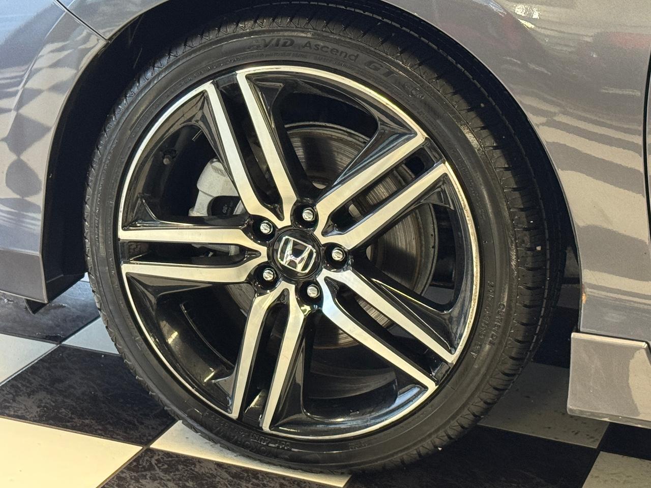 2016 Honda Accord Sport+Leather+Roof+ApplePlay+CLEAN CARFAX Photo